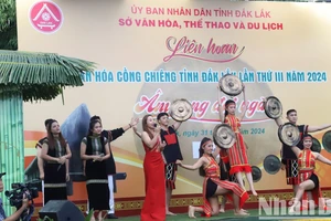 Văn nghệ chào mừng Liên hoan Văn hóa cồng chiêng tỉnh Đắk Lắk lần thứ 3 năm 2024.