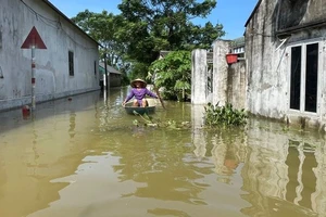 Lũ rừng ngang gây ngập úng nghiêm trọng, kéo dài xảy ra cuối tháng 7/2024 tại Hà Nội. 