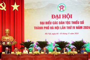 Đoàn chủ tịch Đại hội.