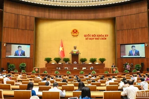 Quang cảnh phiên họp ở hội trường chiều 19/5. (Ảnh: BÙI GIANG)