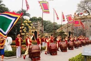 Hoàng thành Thăng Long rực rỡ sắc xuân trong những ngày Tết.