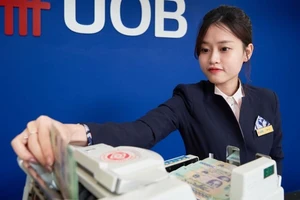 Các chuyên gia UOB giữ vững quan điểm đồng USD sẽ tiếp tục suy yếu so với các đồng tiền mạnh khác. 