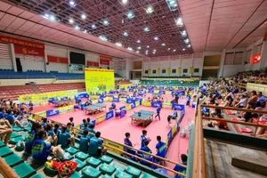 Giải bóng bàn quốc gia Báo Nhân Dân lần thứ 42 diễn ra tại Nhà thi đấu thể thao tỉnh Khánh Hòa (thành phố Nha Trang).