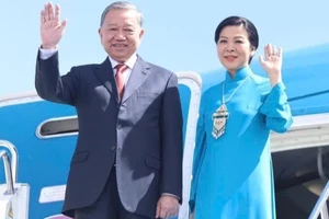 Tổng Bí thư Tô Lâm và Phu nhân rời Astana, lên đường thăm cấp Nhà nước tới Cộng hòa Azerbaijan. (Ảnh: TTXVN)
