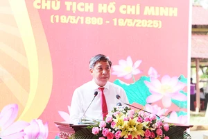 Đồng chí Đồng Văn Thanh, Bí thư Tỉnh ủy, Chủ tịch Hội đồng nhân dân tỉnh Hậu Giang phát biểu tại buổi lễ
