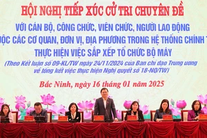 Đồng chí Bí thư Tỉnh ủy Bắc Ninh Nguyễn Anh Tuấn dự, chủ trì hội nghị tiếp xúc cử tri chuyên đề.