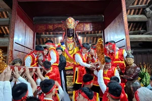 Nghi thức hạ tòa phong áo Tượng Phật Pháp Vân.
