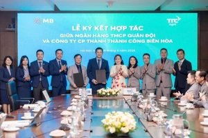 Lễ ký kết hợp tác chiến lược giữa AgriS và MB, thiết lập mối quan hệ chiến lược với định hướng xây dựng một hệ sinh thái Tài chính-Nông nghiệp số toàn diện.