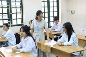 Thí sinh thi tốt nghiệp THPT năm 2024 tại Hà Nội. (Ảnh: QUANG THÁI)