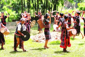 Sắc mầu Cơ Tu ở xã Hòa Bắc.