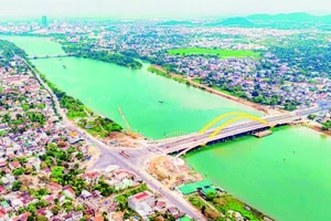 Thành phố Huế, một thành phố di sản với vẻ đẹp thiên nhiên và văn hóa đặc sắc, đang tích cực triển khai các dự án bảo vệ môi trường để xây dựng một thành phố xanh, sạch và bền vững.