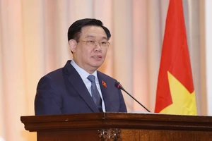 Chủ tịch Quốc hội Vương Đình Huệ phát biểu. (Ảnh: TTXVN)
