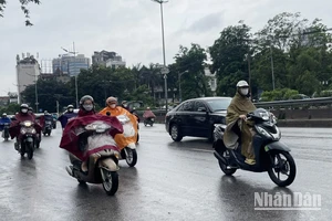 Dự báo khu vực Hà Nội có mưa rào và dông. (Ảnh minh họa: Đ.T)