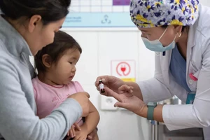Bệnh sởi có thể được ngăn ngừa bằng cách tiêm chủng vaccine. (Ảnh: Unicef)