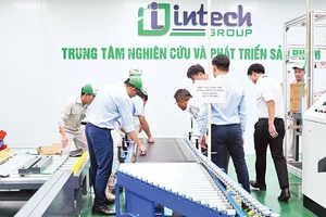 Đối tác Nhật Bản quan tâm và đề cao chất lượng phòng nghiên cứu của Intech Group. Ảnh: INTECH GROUP 