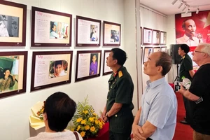 Triển lãm thu hút đông đảo công chúng trong và ngoài nước.