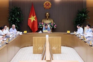 Phó Thủ tướng Nguyễn Chí Dũng chủ trì cuộc họp. (Ảnh: An Đăng/TTXVN)