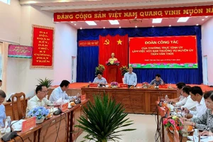 Buổi làm việc của Thường trực Tỉnh ủy Cà Mau với Ban Thường vụ Huyện ủy Trần Văn Thời chiều 19/5.