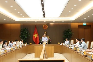 Phó Thủ tướng Thường trực Chính phủ Nguyễn Hòa Bình chủ trì Phiên họp thứ nhất của Tiểu ban Tuyên truyền Đại hội đại biểu Đảng bộ Chính phủ lần thứ I, nhiệm kỳ 2025-2030. (Ảnh: VGP)