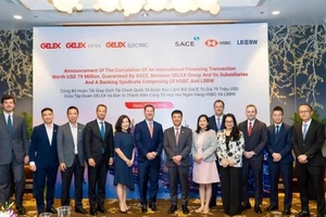 Các bên tham gia Lễ công bố hoàn tất giao dịch bảo lãnh khoản vay không ràng buộc trị giá 79 triệu USD cho GELEX.