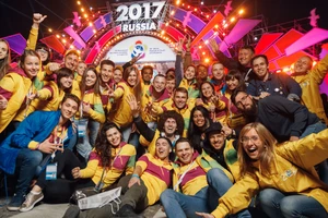 Thanh niên quốc tế tham dự WYF-2017. Ảnh: EST2024.RU