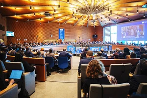 Hội đồng Chấp hành UNESCO thông qua Di sản tư liệu thế giới.