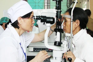 Hoàn thiện Dự thảo 2 Nghị quyết của Bộ Chính trị về đột phá y tế, giáo dục