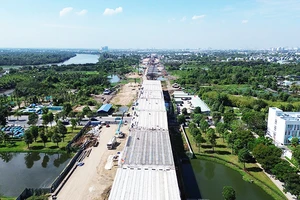 Đường vành đai 3 qua Thành phố Hồ Chí Minh. 