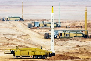 Một hệ thống tên lửa đạn đạo của Iran. Ảnh: FARS NEWS