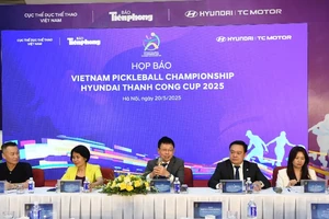 Ban tổ chức họp báo tại Hà Nội.