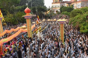 Lễ hội Quán Thế Âm, Ngũ Hành Sơn - Di sản văn hóa phi vật thể quốc gia. Trong ảnh là ngày khai mạc Lễ hội Quán Thế Âm 2024 (Ảnh: ANH ĐÀO)