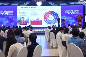 Nhiều chuyên gia hàng đầu trong lĩnh vực AI trực tiếp chia sẻ và hiến kế cho thành phố Đà Nẵng tại hội thảo. (Ảnh: ANH ĐÀO)