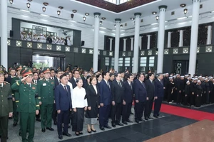 Lễ truy điệu nguyên Chủ tịch nước Trần Đức Lương. (Ảnh: TTXVN)