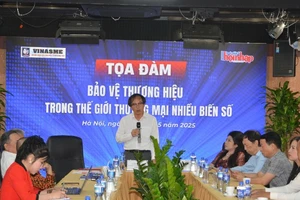 Tọa đàm với chủ đề: “Bảo vệ thương hiệu trong thế giới thương mại nhiều biến số”. (Ảnh: KIM DUNG)