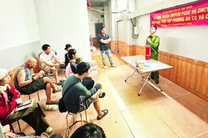 Ủy ban nhân dân xã Tân Triều, huyện Thanh Trì tổ chức tuyên truyền phòng cháy, chữa cháy.