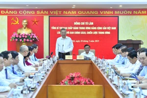 Tổng Bí thư Tô Lâm chủ trì làm việc với Ban Chính sách, chiến lược Trung ương. (Ảnh ĐĂNG KHOA)