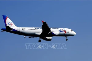 Máy bay của hãng hàng không Ural Airlines. (Ảnh tư liệu: AFP/TTXVN)