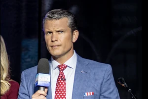 Người dẫn chương trình Pete Hegseth. (Ảnh: Getty Images/TTXVN)