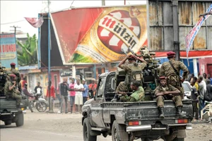 Binh sĩ CHDC Congo tuần tra trên đường phố tại Kinshasa. (Ảnh tư liệu: AFP/TTXVN)