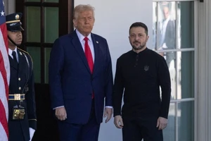 Tổng thống Hoa Kỳ Donald Trump đón Tổng thống Ukraine Volodymyr Zelensky tại Nhà trắng ở Washington, D.C., Hoa Kỳ, ngày 28/2/2025. (Ảnh: Xinhua) 