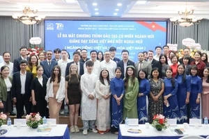 Sự ra đời của chương trình cử nhân Giảng dạy tiếng Việt như một ngoại ngữ tại Trường Đại học Ngoại ngữ - Đại học Quốc gia Hà Nội góp phần lan tỏa tiếng Việt ra thế giới bằng phương pháp chuyên nghiệp, bài bản, và hiện đại.