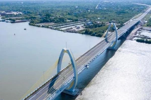 Cầu Quang Thanh vượt sông Văn Úc nối huyện Thanh Hà (Hải Dương) với huyện An Lão (Hải Phòng).
