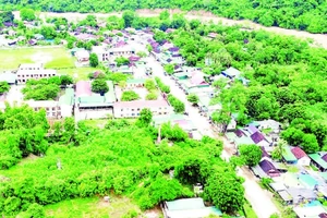 Xã nghèo biên giới Chiêu Lưu đang từng ngày đổi thay. (Ảnh XUÂN HOÀNG)