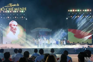 Một tiết mục biểu diễn nghệ thuật tại chương trình.