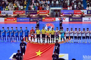 Các câu lạc bộ ra sân thi đấu trong giai đoạn hai của giải đấu.
