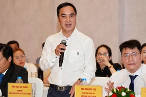 Ông Ngụy Cao Thắng, Giám đốc Trung tâm dịch vụ đấu giá tài sản Thành phố Hồ Chí Minh phát biểu tại hội thảo. (Ảnh: HUỲNH THƠ)
