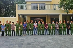 Các đối tượng bị bắt giam trong hoạt động kinh doanh xăng dầu.