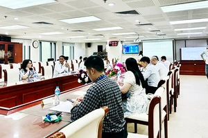 Đấu giá thành công 3.400 lượng vàng