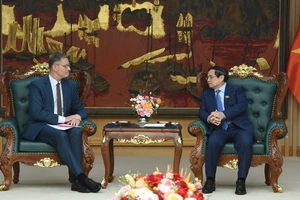 Thủ tướng Phạm Minh Chính tiếp Đại sứ Cộng hòa Pháp tại Việt Nam Olivier Brochet.