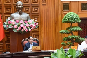 Thủ tướng Phạm Minh Chính chủ trì cuộc họp với các bộ, ngành về triển khai dự án tuyến đường sắt khổ tiêu chuẩn Lào Cai - Hà Nội - Hải Phòng. 